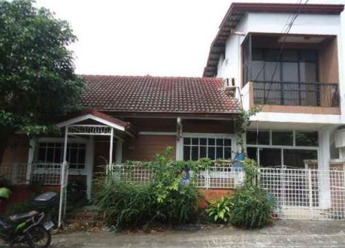 House & Lot in No. 101 (Lot 2, Block 22), Toledo corner La Coruña St., San Antonio Heights, Phase 1, Brgy. San Antonio, Santo Tomas, Batangas, Luzon - Foreclosed Property