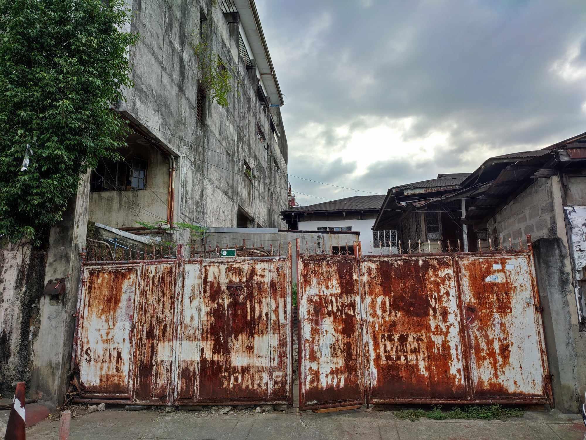 House & Lot in Lot 23, Blk. 15, No. 45 Yale St., Brgy. E. Rodriguez Cubao District, Quezon City, Metro Manila - Foreclosed Property