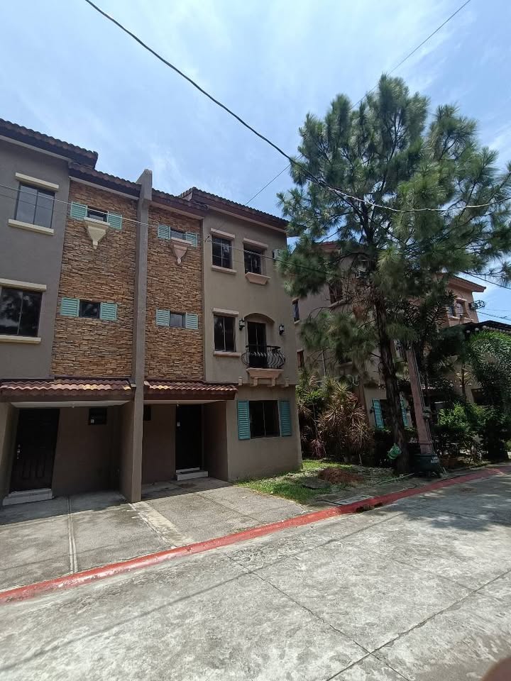 House & Lot in LOT 6 BLK. 2B, CARMEL SUBD., BRGY. PANAPAAN, BACOOR, CAVITE - Foreclosed Property