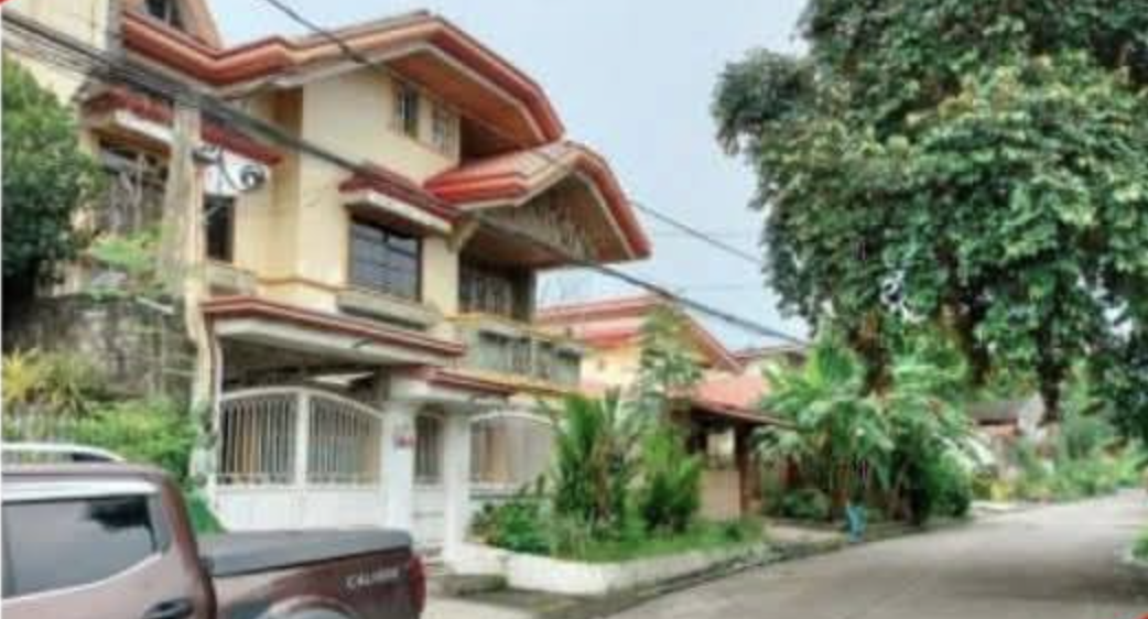 House & Lot in LOT 10 BLK 4 EASTER LILY ST., BF HOMES SUBD., PHASE 3 BRGY. 168 CALOOCAN - Foreclosed Property
