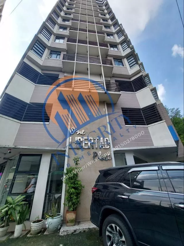 Condominium in UNIT 404 4F ONE PLACE LIBERTAD CONDOMINIUM, DM GUEVARRA COR. CALBAYOG ST., BRGY MAUWAY, MANDALUYONG CITY - Foreclosed Property