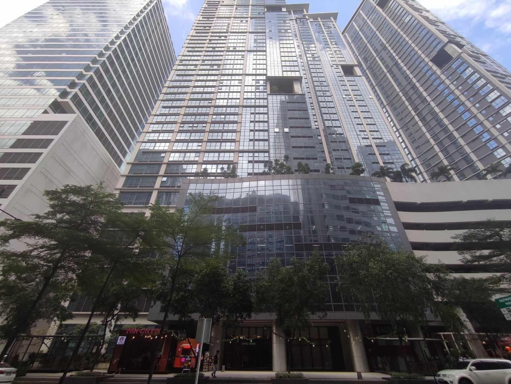 Condominium in Unit 34D, 34th Floor, One Eastwood Avenue Condominium Tower 1, Eastwood Avenue, Eastwood City, Barangay Bagumbayan, Quezon City, Metro Manila - Foreclosed Property