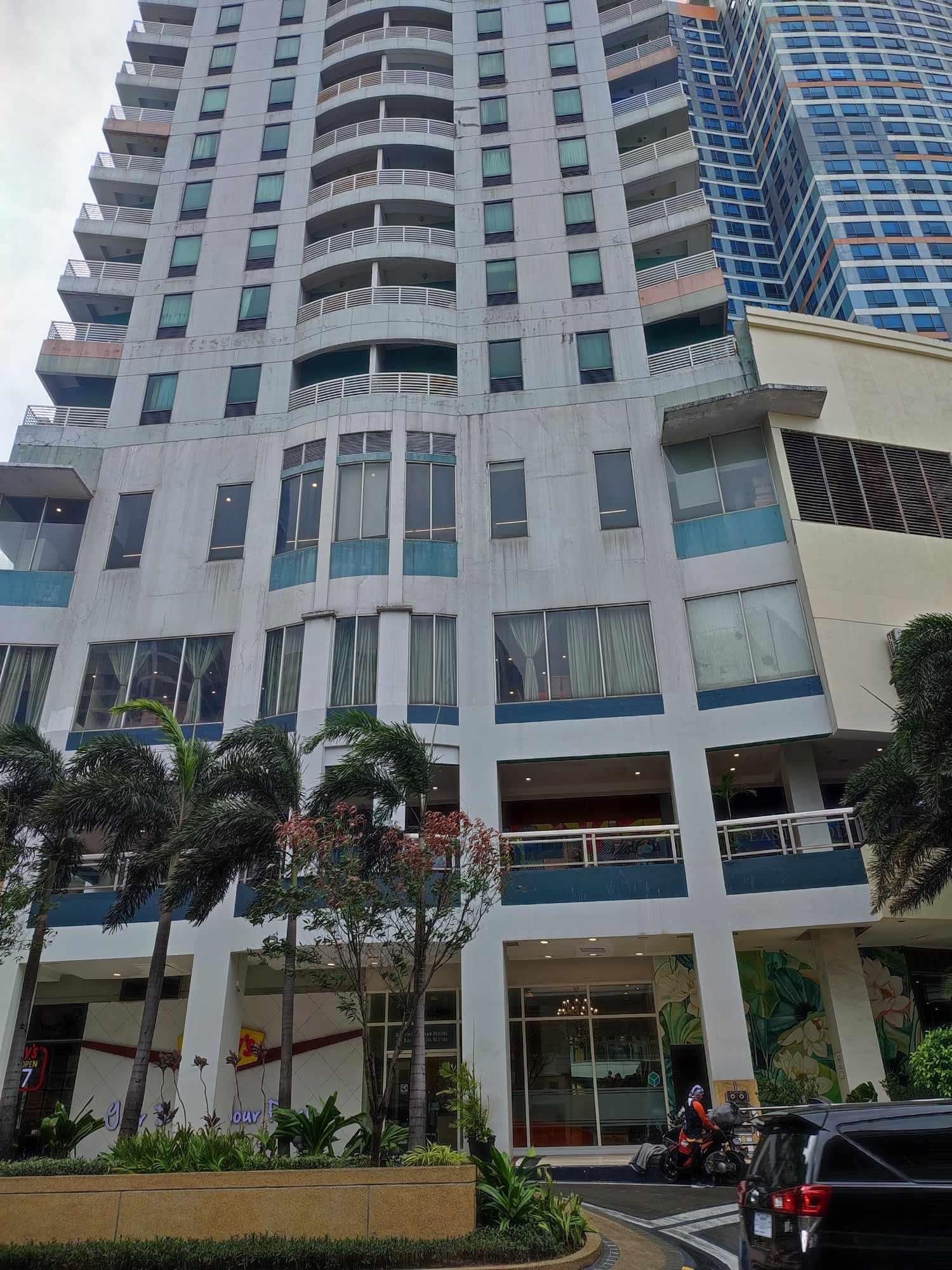 Condominium in Unit 33H, 33rd floor, One Eastwood Avenue Tower 1, Eastwood Avenue, Eastwood City, Barangay Bagumbayan, Quezon City, Metro Manila - Foreclosed Property