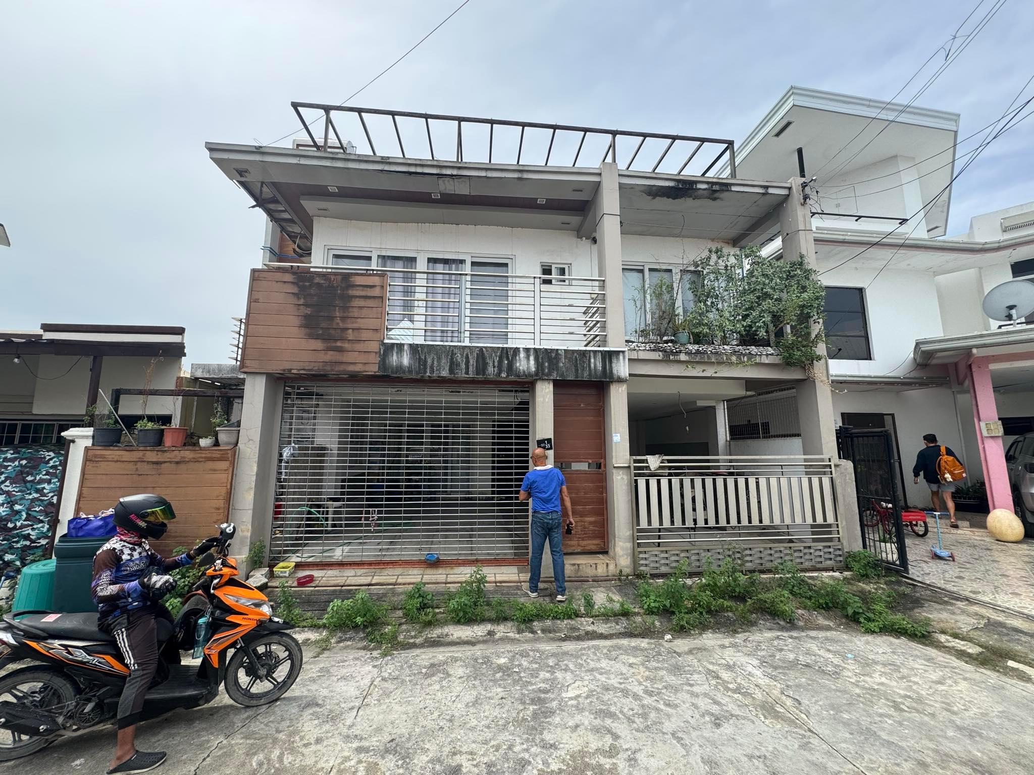 House & Lot in Lot 33, Block 1, Dead - end of Hito Lane, Villa del Rio, Mactan Subdivision, Barangay Babag 1, Lapu-Lapu City, Cebu - Foreclosed Property