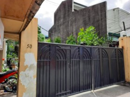 House & Lot in UNIT D6, PARKWOOD VILLAS, NO. 50 C. BENITEZ ST., BRGY. BAGONG LIPUNAN, CUBAO, QUEZON CITY - Foreclosed Property