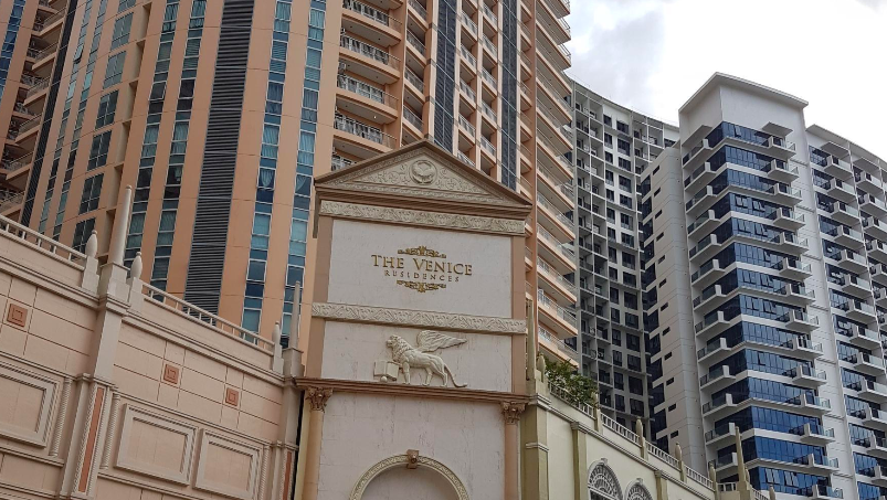 Condominium in Unit 20D, 20F, The Venice Luxury Residences, Tower C (Carusso), McKinley Hill Fort Bonifacio, Taguig, Metro Manila - Foreclosed Property